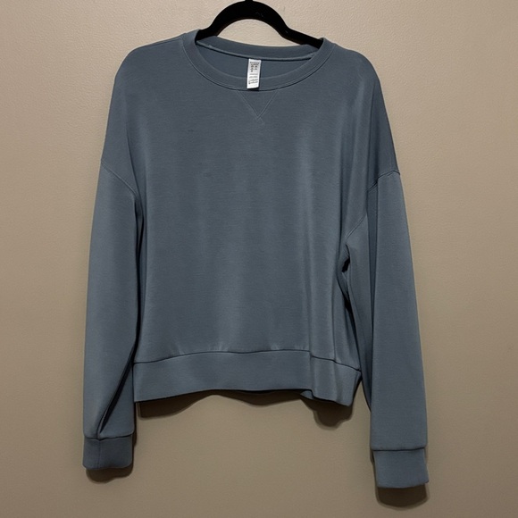 SPANX Tops - SPANX Women's Gray Crewneck
